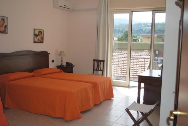 Fiumefreddo Hotel Fiumefreddo di Sicilia Zimmer foto